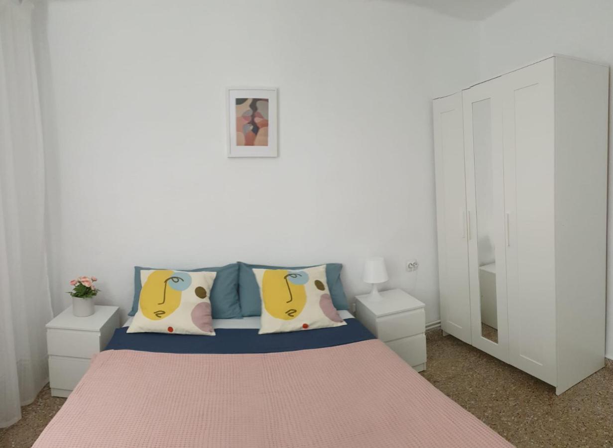Appartement For 6 People. Valencia